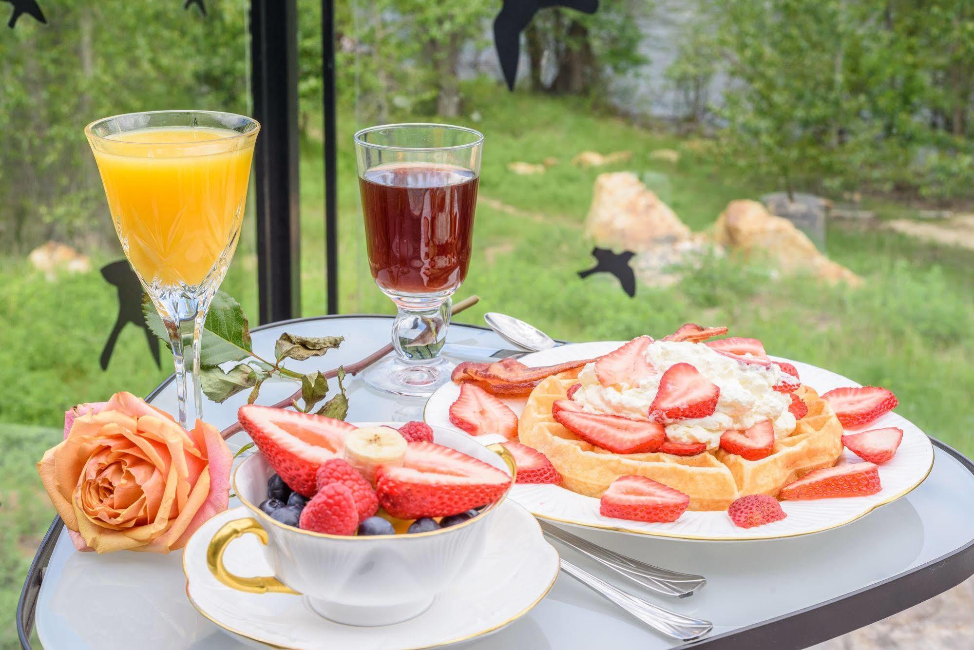 Noble House Suites B&B Grand Forks Εξωτερικό φωτογραφία