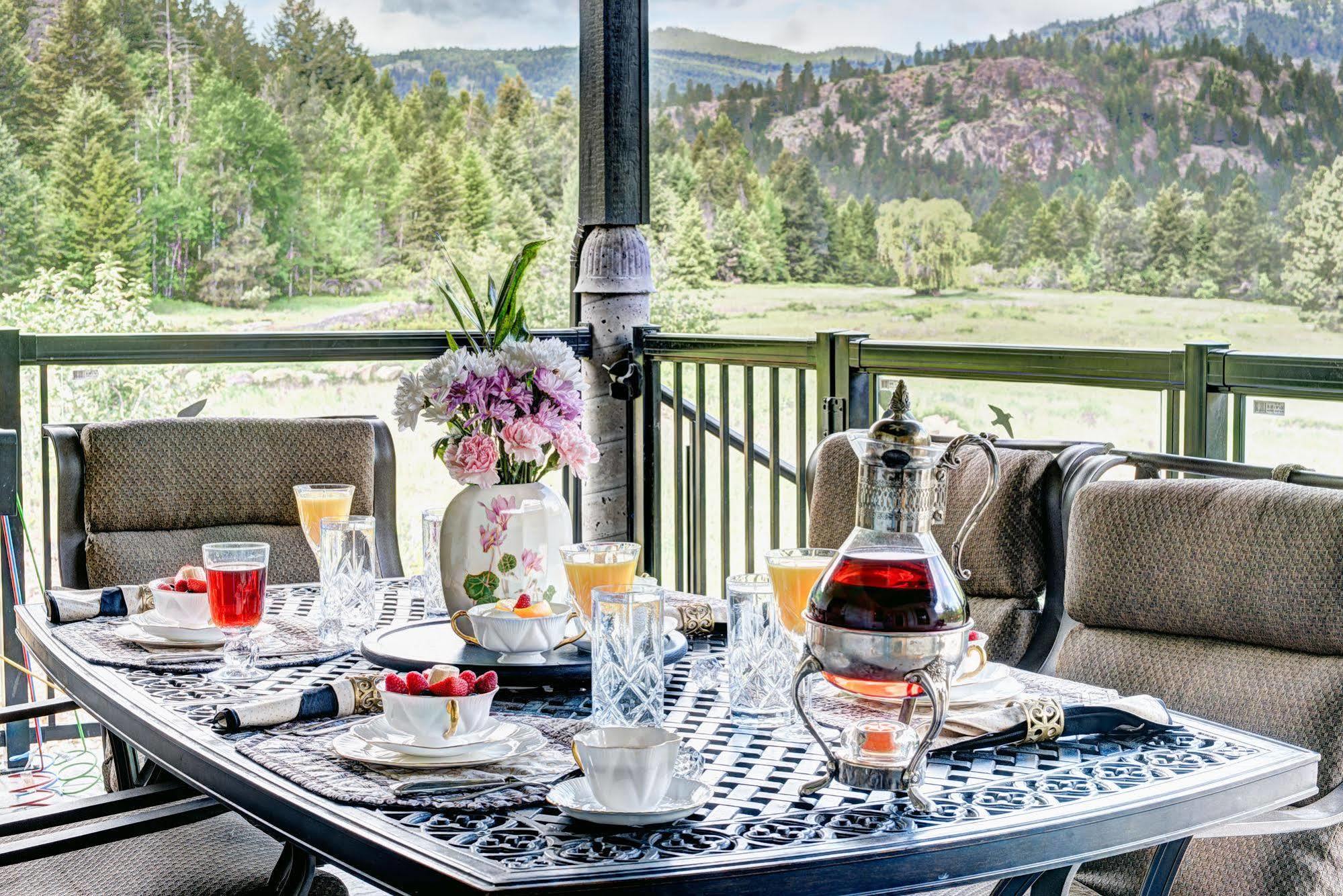 Noble House Suites B&B Grand Forks Εξωτερικό φωτογραφία
