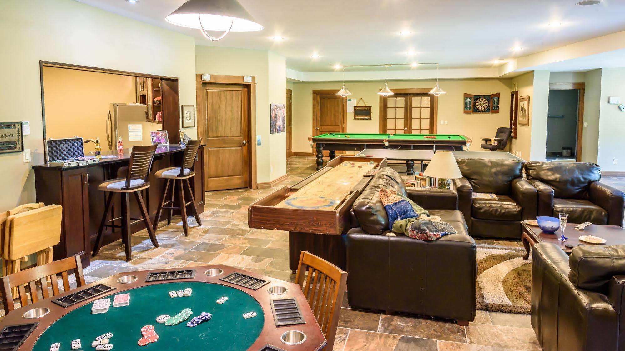 Noble House Suites B&B Grand Forks Εξωτερικό φωτογραφία