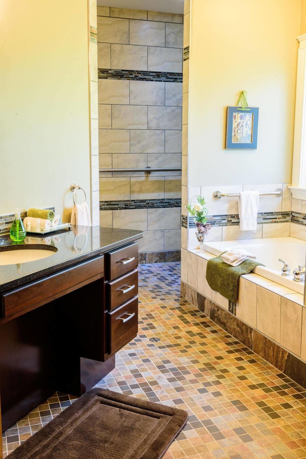 Noble House Suites B&B Grand Forks Εξωτερικό φωτογραφία